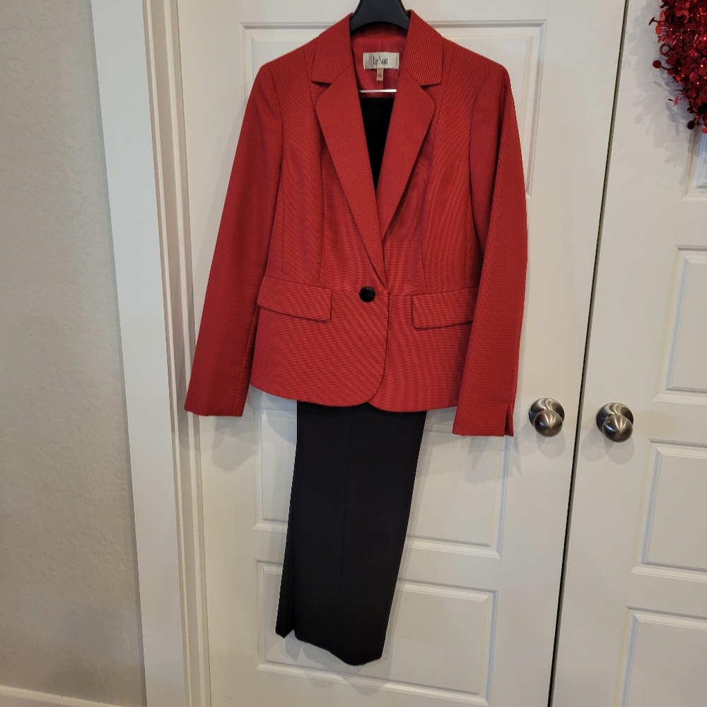 LE SUIT WOMEN'S ONE BUTTON PANTSUIT SIZE 8